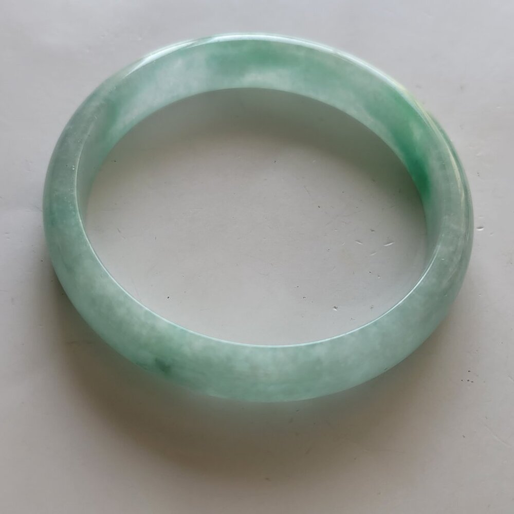 Womens Fashion Bangle Light Green Sz 8 - Picture 1 of 5